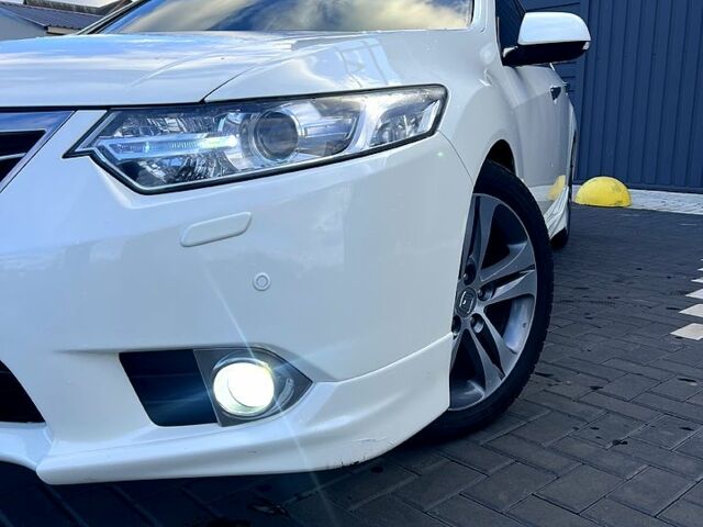 Білий Хонда Аккорд, об'ємом двигуна 2.4 л та пробігом 215 тис. км за 12500 $, фото 2 на Automoto.ua