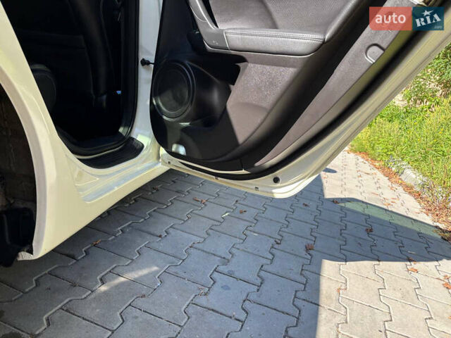 Белый Хонда Аккорд, объемом двигателя 2.35 л и пробегом 170 тыс. км за 13000 $, фото 24 на Automoto.ua