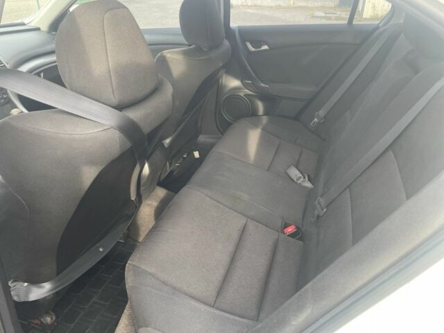 Белый Хонда Аккорд, объемом двигателя 2.4 л и пробегом 204 тыс. км за 4650 $, фото 6 на Automoto.ua