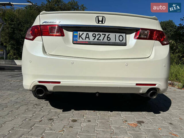 Белый Хонда Аккорд, объемом двигателя 2.35 л и пробегом 170 тыс. км за 13000 $, фото 9 на Automoto.ua