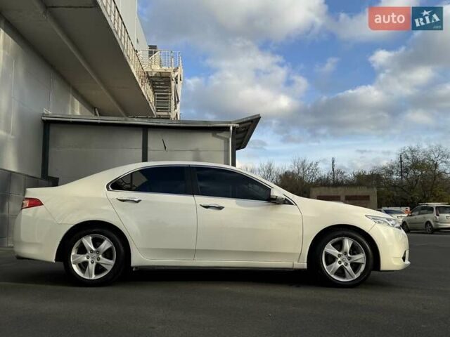 Белый Хонда Аккорд, объемом двигателя 2.35 л и пробегом 195 тыс. км за 10800 $, фото 77 на Automoto.ua