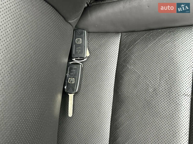 Белый Хонда Аккорд, объемом двигателя 2.4 л и пробегом 227 тыс. км за 9999 $, фото 52 на Automoto.ua