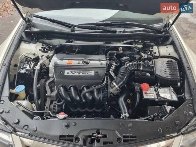 Білий Хонда Аккорд, об'ємом двигуна 2.4 л та пробігом 164 тис. км за 10950 $, фото 1 на Automoto.ua