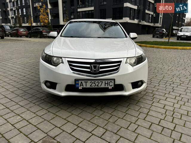 Белый Хонда Аккорд, объемом двигателя 2 л и пробегом 231 тыс. км за 8950 $, фото 4 на Automoto.ua