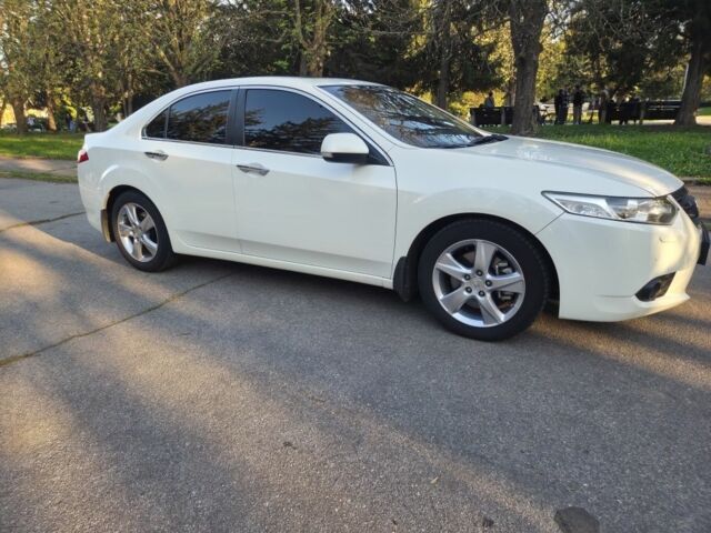 Белый Хонда Аккорд, объемом двигателя 2.4 л и пробегом 137 тыс. км за 12199 $, фото 3 на Automoto.ua