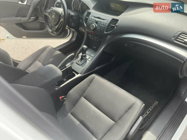 Белый Хонда Аккорд, объемом двигателя 2 л и пробегом 116 тыс. км за 13100 $, фото 8 на Automoto.ua