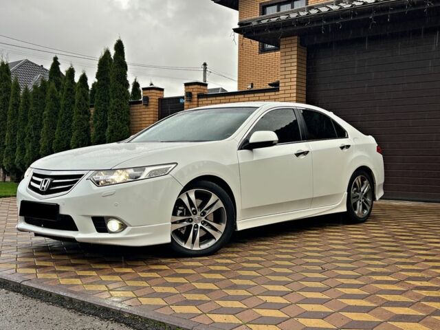 Хонда Аккорд 2012 в Киеве на Automoto.ua Белый Хонда Аккорд, объемом двигателя 2.4 л и пробегом 184 тыс. км за 12450 $, фото 13 на Automoto.ua