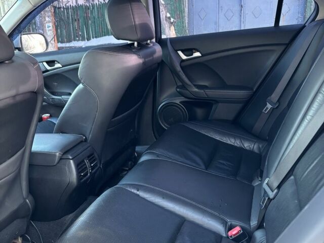 Белый Хонда Аккорд, объемом двигателя 2.4 л и пробегом 202 тыс. км за 12500 $, фото 11 на Automoto.ua