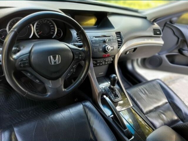 Белый Хонда Аккорд, объемом двигателя 2.4 л и пробегом 137 тыс. км за 12199 $, фото 8 на Automoto.ua