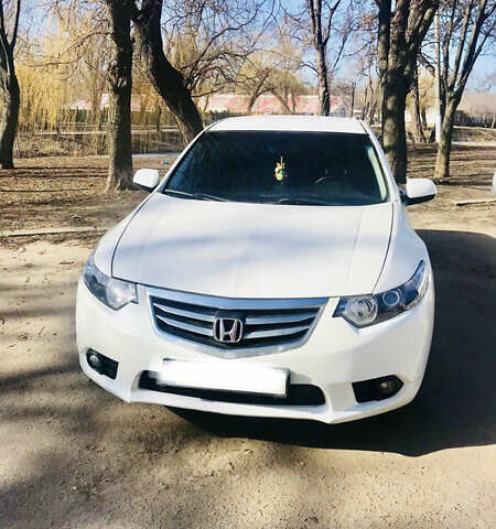 Белый Хонда Аккорд, объемом двигателя 2 л и пробегом 164 тыс. км за 12000 $, фото 1 на Automoto.ua