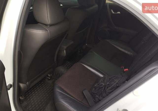 Білий Хонда Аккорд, об'ємом двигуна 2.4 л та пробігом 120 тис. км за 12500 $, фото 17 на Automoto.ua