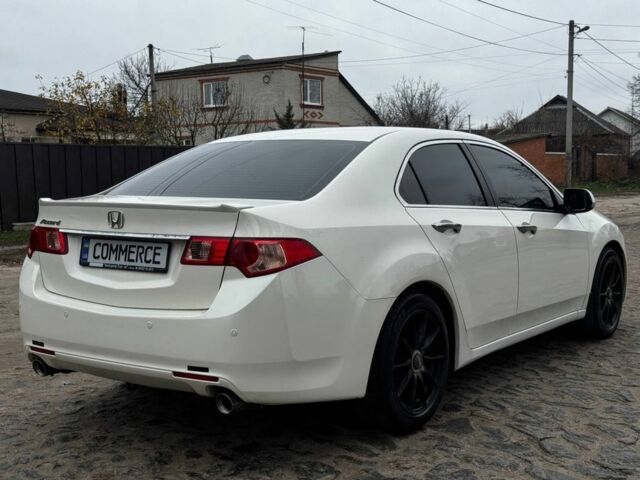 Белый Хонда Аккорд, объемом двигателя 2.4 л и пробегом 169 тыс. км за 10999 $, фото 4 на Automoto.ua