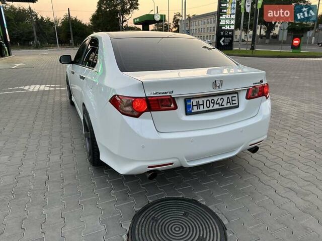 Белый Хонда Аккорд, объемом двигателя 2.4 л и пробегом 180 тыс. км за 12500 $, фото 14 на Automoto.ua