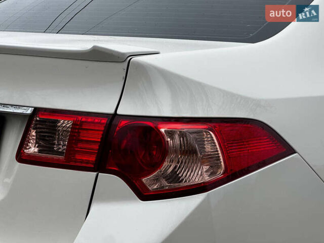 Білий Хонда Аккорд, об'ємом двигуна 2.4 л та пробігом 169 тис. км за 11350 $, фото 17 на Automoto.ua