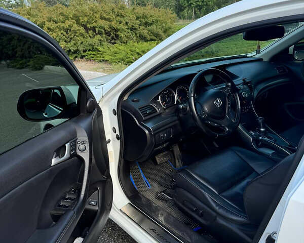 Белый Хонда Аккорд, объемом двигателя 2 л и пробегом 113 тыс. км за 12300 $, фото 2 на Automoto.ua