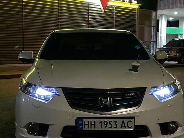Білий Хонда Аккорд, об'ємом двигуна 2.4 л та пробігом 209 тис. км за 12000 $, фото 6 на Automoto.ua