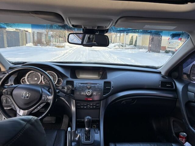 Белый Хонда Аккорд, объемом двигателя 2.4 л и пробегом 202 тыс. км за 12500 $, фото 10 на Automoto.ua