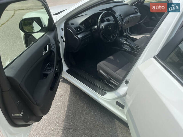Белый Хонда Аккорд, объемом двигателя 2 л и пробегом 116 тыс. км за 13100 $, фото 4 на Automoto.ua
