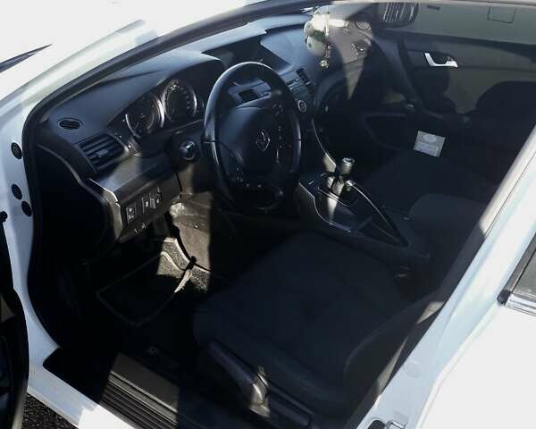 Белый Хонда Аккорд, объемом двигателя 2 л и пробегом 164 тыс. км за 12000 $, фото 7 на Automoto.ua