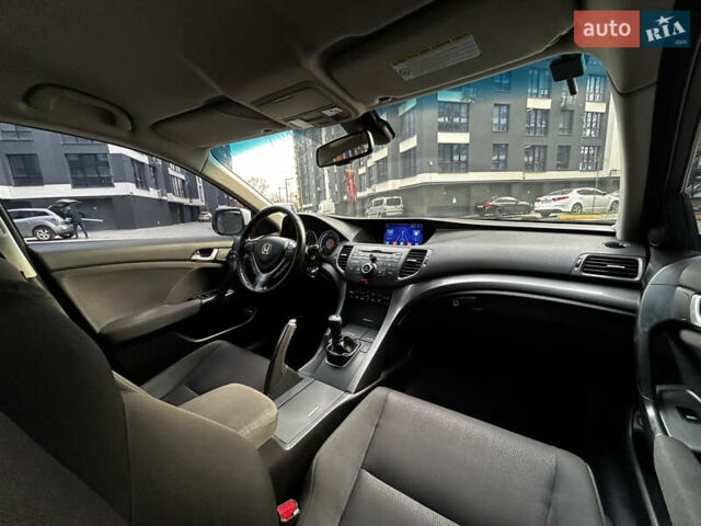 Белый Хонда Аккорд, объемом двигателя 2 л и пробегом 231 тыс. км за 8950 $, фото 28 на Automoto.ua