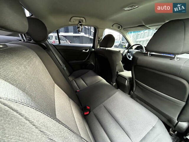 Белый Хонда Аккорд, объемом двигателя 2 л и пробегом 231 тыс. км за 8950 $, фото 23 на Automoto.ua