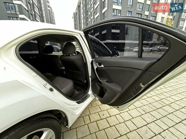 Белый Хонда Аккорд, объемом двигателя 2 л и пробегом 231 тыс. км за 8950 $, фото 22 на Automoto.ua