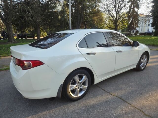 Белый Хонда Аккорд, объемом двигателя 2.4 л и пробегом 137 тыс. км за 12199 $, фото 2 на Automoto.ua