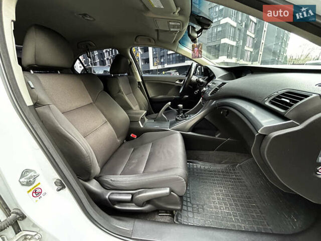 Белый Хонда Аккорд, объемом двигателя 2 л и пробегом 231 тыс. км за 8950 $, фото 26 на Automoto.ua