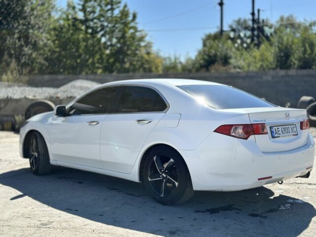 Белый Хонда Аккорд, объемом двигателя 2 л и пробегом 203 тыс. км за 11800 $, фото 5 на Automoto.ua