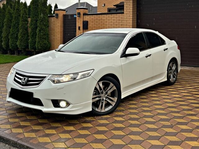 Хонда Аккорд 2012 в Киеве на Automoto.ua Белый Хонда Аккорд, объемом двигателя 2.4 л и пробегом 184 тыс. км за 12450 $, фото 2 на Automoto.ua