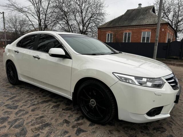 Белый Хонда Аккорд, объемом двигателя 2.4 л и пробегом 169 тыс. км за 10999 $, фото 2 на Automoto.ua