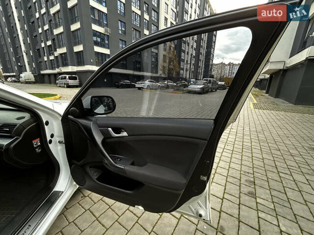 Белый Хонда Аккорд, объемом двигателя 2 л и пробегом 231 тыс. км за 8950 $, фото 24 на Automoto.ua