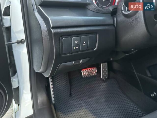 Белый Хонда Аккорд, объемом двигателя 2.4 л и пробегом 180 тыс. км за 12500 $, фото 30 на Automoto.ua