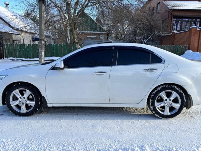 Белый Хонда Аккорд, объемом двигателя 2.4 л и пробегом 202 тыс. км за 12500 $, фото 6 на Automoto.ua