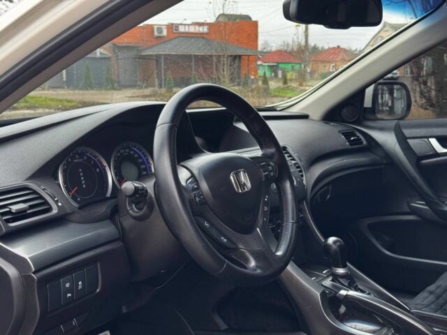 Белый Хонда Аккорд, объемом двигателя 2.4 л и пробегом 169 тыс. км за 10999 $, фото 5 на Automoto.ua