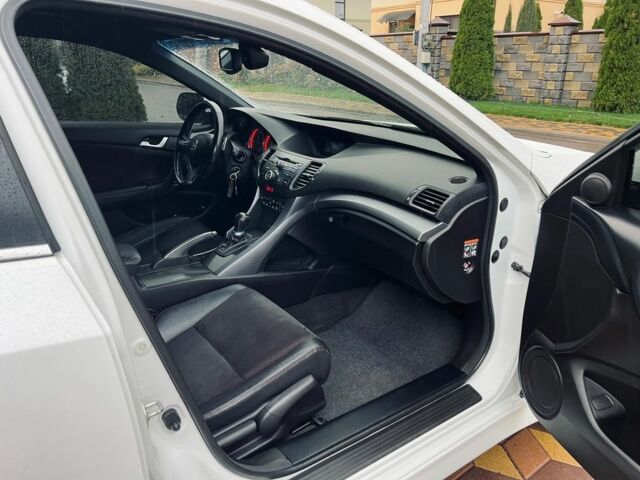 Хонда Аккорд 2012 в Киеве на Automoto.ua Белый Хонда Аккорд, объемом двигателя 2.4 л и пробегом 184 тыс. км за 12450 $, фото 18 на Automoto.ua