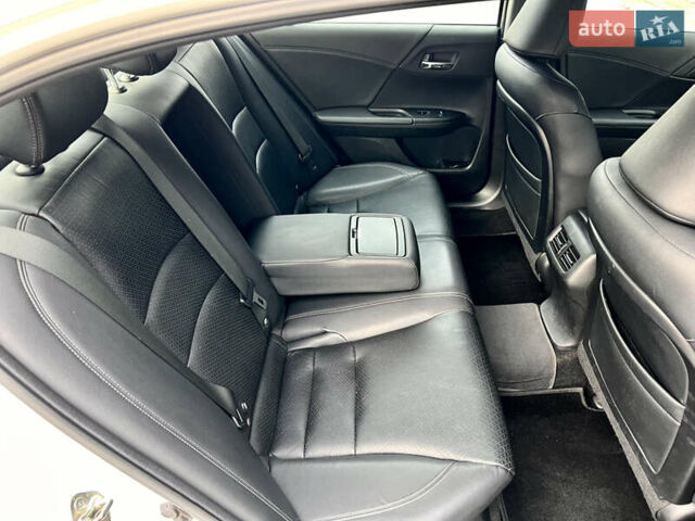 Белый Хонда Аккорд, объемом двигателя 2.4 л и пробегом 185 тыс. км за 12900 $, фото 52 на Automoto.ua