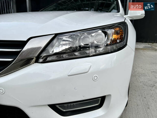 Белый Хонда Аккорд, объемом двигателя 2.4 л и пробегом 185 тыс. км за 12900 $, фото 11 на Automoto.ua