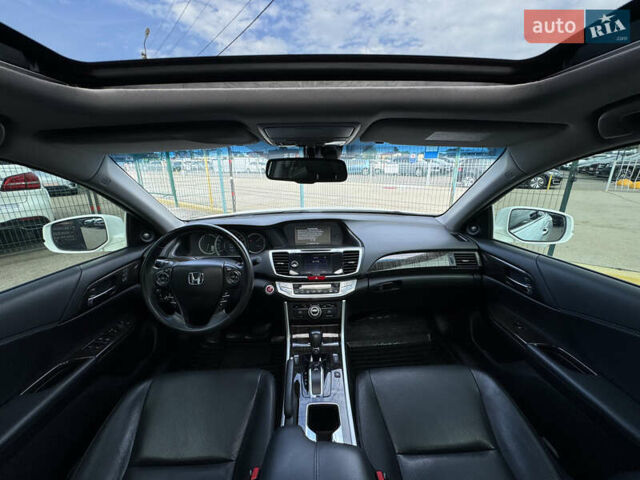 Белый Хонда Аккорд, объемом двигателя 3.5 л и пробегом 229 тыс. км за 16990 $, фото 35 на Automoto.ua