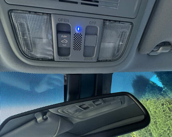 Белый Хонда Аккорд, объемом двигателя 3.47 л и пробегом 238 тыс. км за 14700 $, фото 8 на Automoto.ua