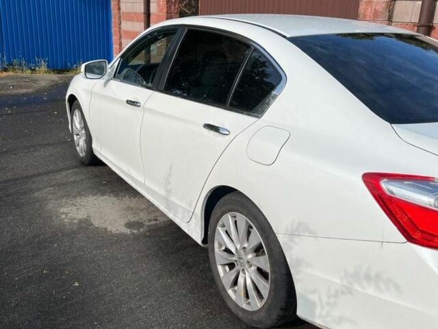 Білий Хонда Аккорд, об'ємом двигуна 2.4 л та пробігом 190 тис. км за 12800 $, фото 3 на Automoto.ua