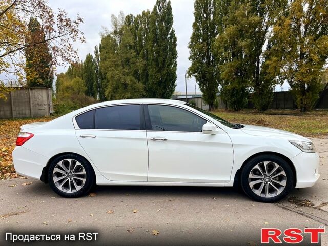 Білий Хонда Аккорд, об'ємом двигуна 2.4 л та пробігом 134 тис. км за 12900 $, фото 2 на Automoto.ua