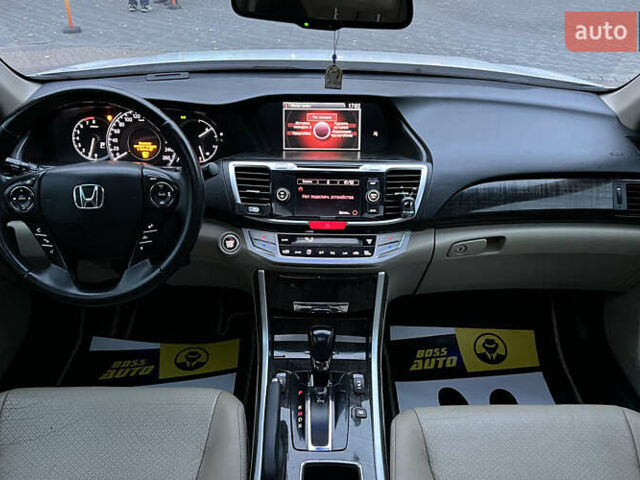 Белый Хонда Аккорд, объемом двигателя 3.47 л и пробегом 140 тыс. км за 12999 $, фото 8 на Automoto.ua