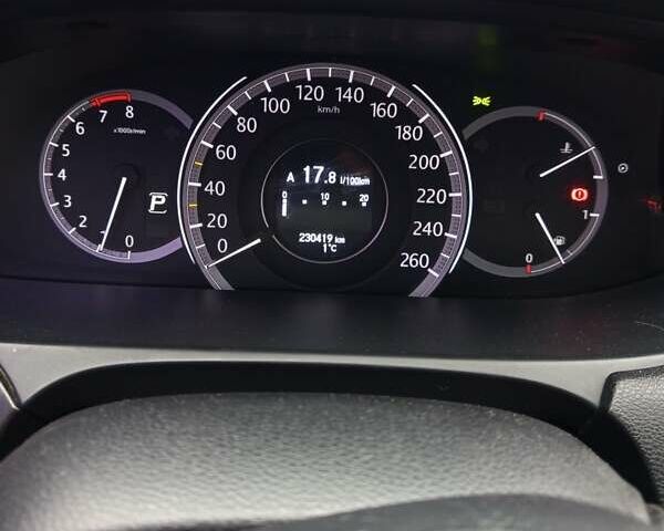 Белый Хонда Аккорд, объемом двигателя 2.36 л и пробегом 230 тыс. км за 12400 $, фото 8 на Automoto.ua