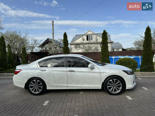 Белый Хонда Аккорд, объемом двигателя 2.4 л и пробегом 212 тыс. км за 11500 $, фото 4 на Automoto.ua