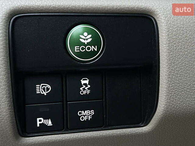 Белый Хонда Аккорд, объемом двигателя 3.47 л и пробегом 140 тыс. км за 12999 $, фото 15 на Automoto.ua