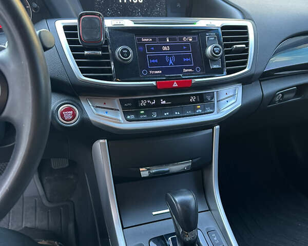 Белый Хонда Аккорд, объемом двигателя 2.4 л и пробегом 175 тыс. км за 13500 $, фото 15 на Automoto.ua