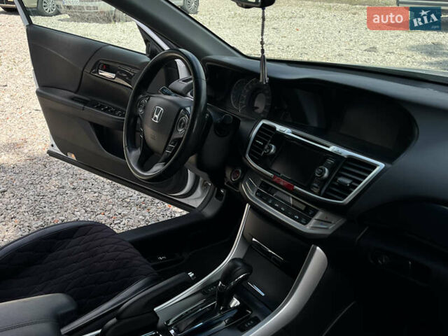 Белый Хонда Аккорд, объемом двигателя 2.4 л и пробегом 191 тыс. км за 13900 $, фото 19 на Automoto.ua