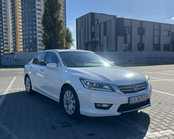 Белый Хонда Аккорд, объемом двигателя 2.4 л и пробегом 125 тыс. км за 12999 $, фото 1 на Automoto.ua
