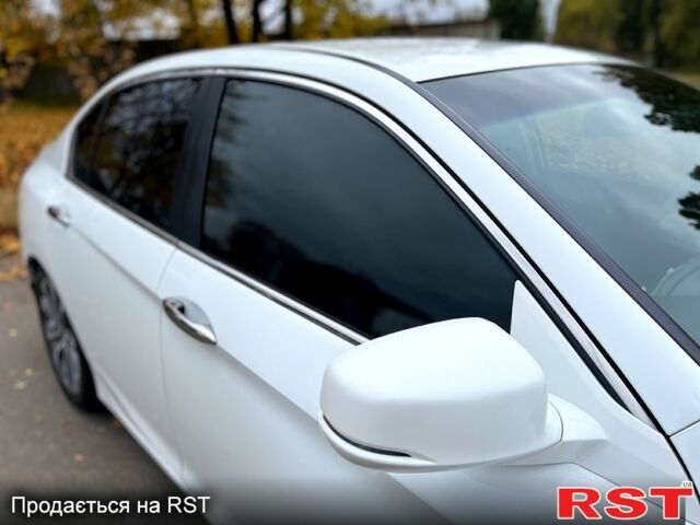 Білий Хонда Аккорд, об'ємом двигуна 2.4 л та пробігом 134 тис. км за 12900 $, фото 9 на Automoto.ua